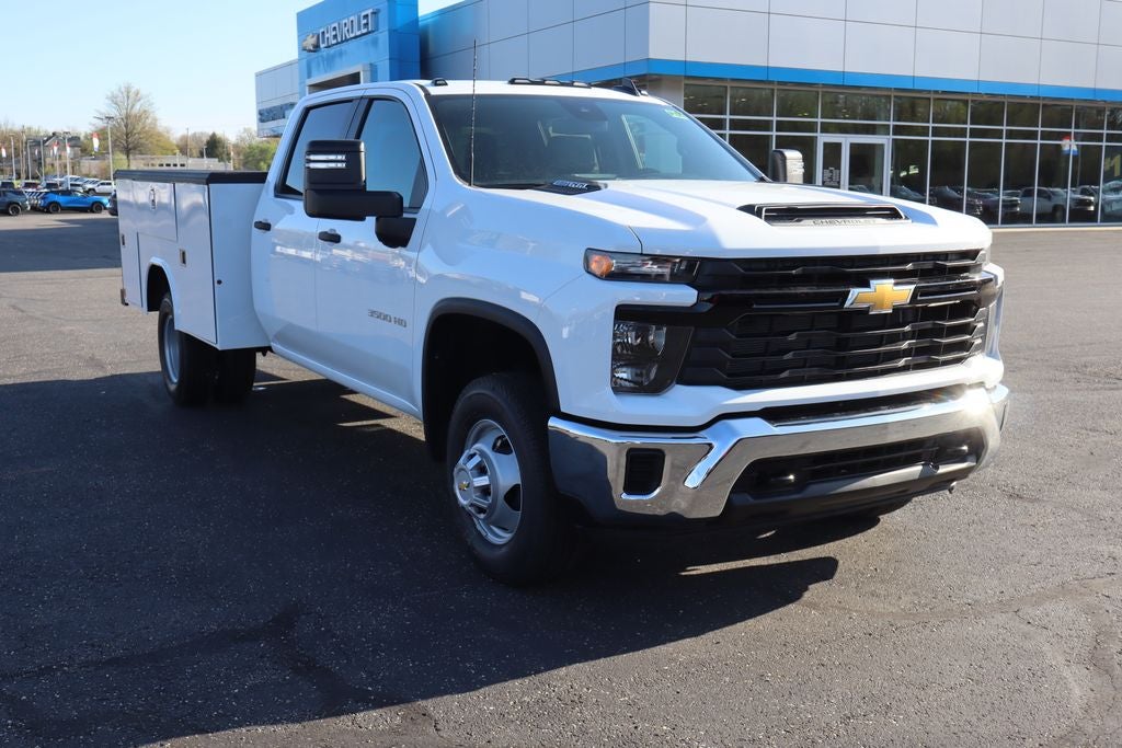 2026 Chevrolet Silverado 3500HD Work Truck w/ 9' Reading Aluminum Service Body w Latchmatic
