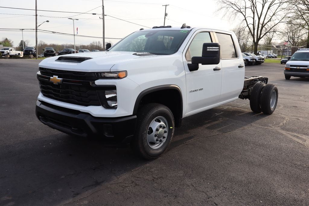 2026 Chevrolet Silverado 3500HD Chassis Work Truck DRW