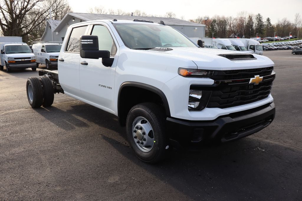 2026 Chevrolet Silverado 3500HD Chassis Work Truck DRW