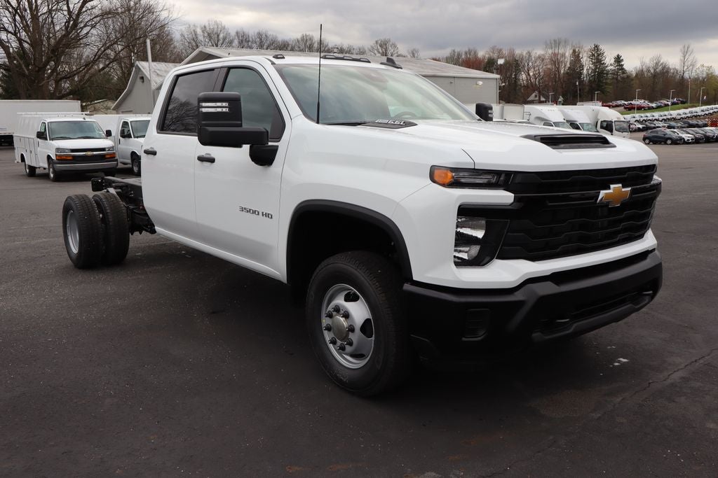 2026 Chevrolet Silverado 3500HD Chassis Work Truck DRW