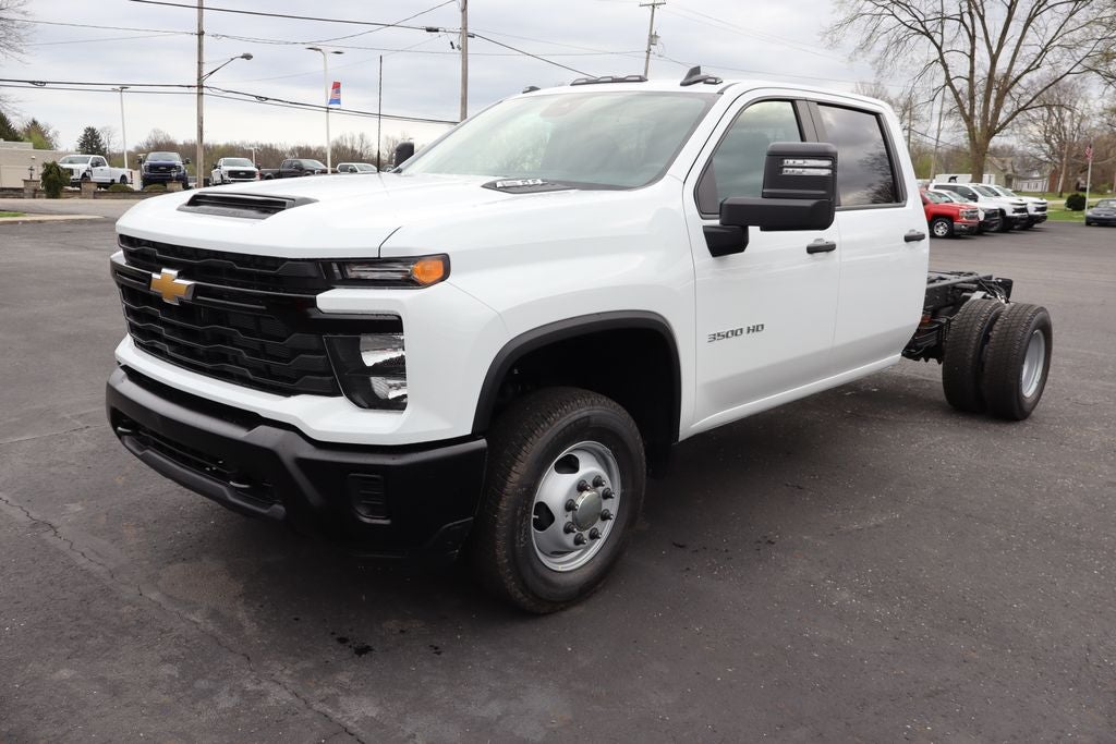 2026 Chevrolet Silverado 3500HD Chassis Work Truck DRW