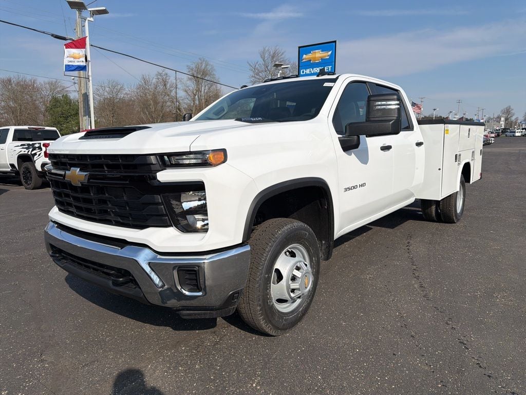 2026 Chevrolet Silverado 3500HD Work Truck w/ 9' Reading Aluminum Service Body