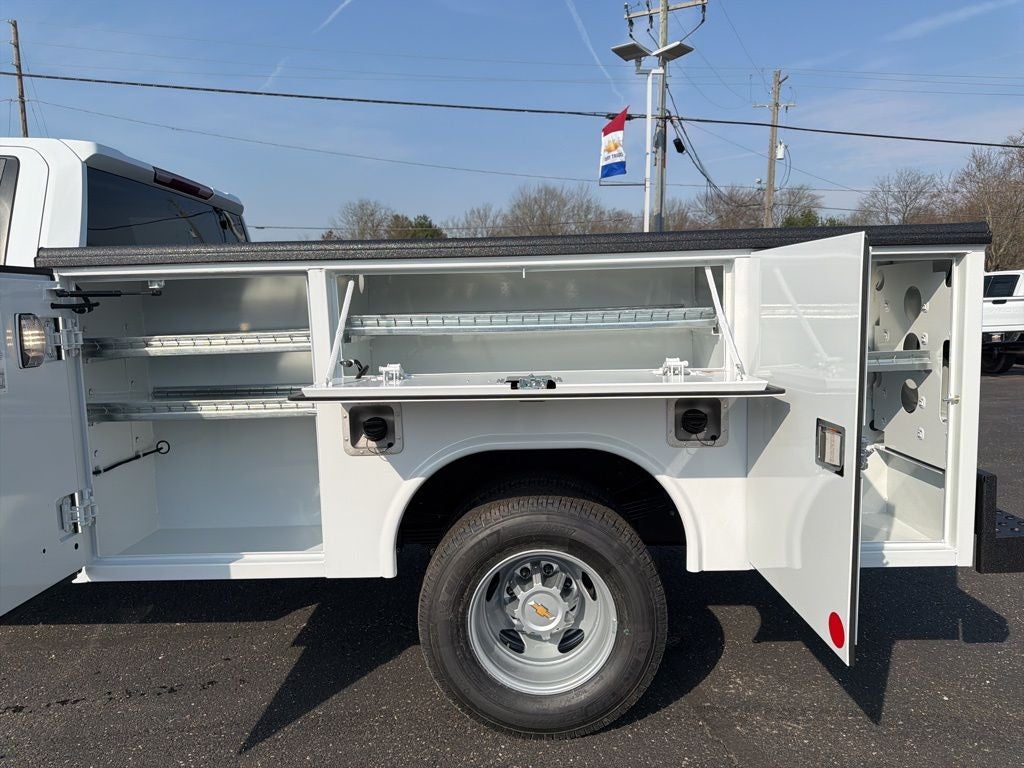 2026 Chevrolet Silverado 3500HD Work Truck w/ 9' Reading Aluminum Service Body