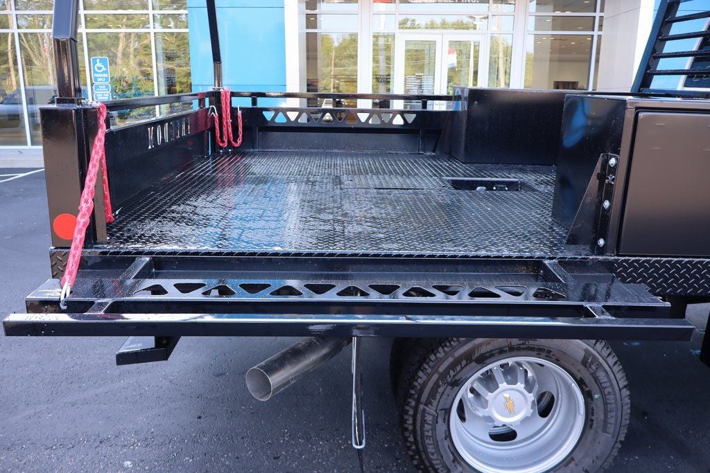 2025 Chevrolet Silverado 3500HD Work Truck DRW W/ 9.5' Freedom Pro-Contractor Platform Body