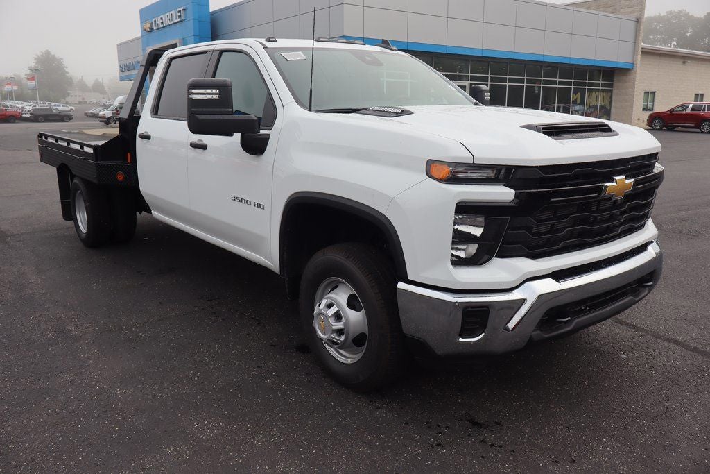 2025 Chevrolet Silverado 3500HD Work Truck DRW W/ 9' Hillsboro Gooseneck Platform Body