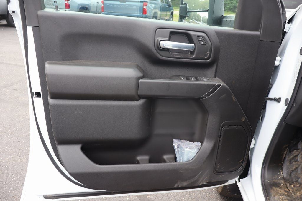 2025 Chevrolet Silverado 3500HD Work Truck DRW W/ 9' Hillsboro Gooseneck Platform Body