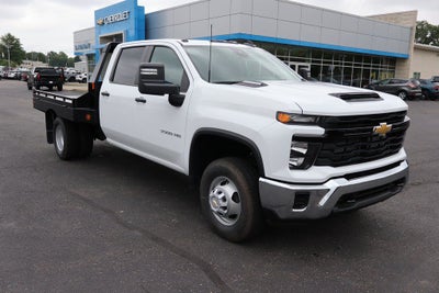 2025 Chevrolet Silverado 3500HD Work Truck w/ 9' Hillsboro Gooseneck Flatbed