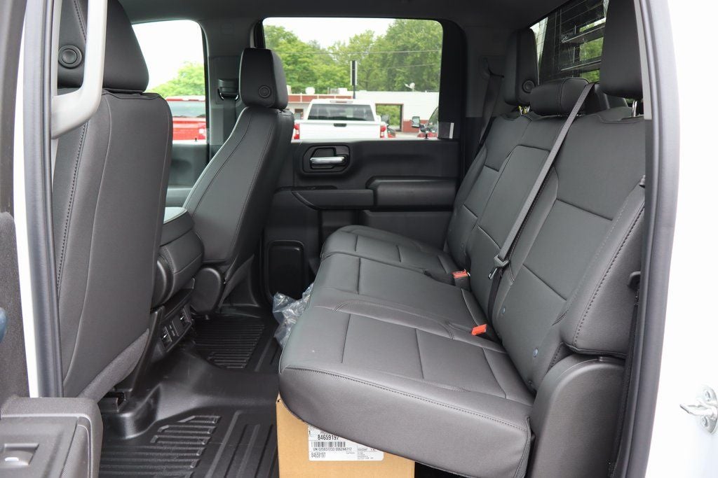 2025 Chevrolet Silverado 3500HD Work Truck w/ 9' Hillsboro Gooseneck Flatbed