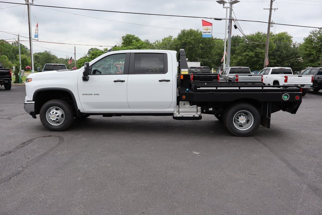 2025 Chevrolet Silverado 3500HD Work Truck w/ 9' Hillsboro Gooseneck Flatbed