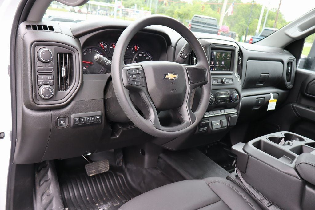 2025 Chevrolet Silverado 3500HD Work Truck w/ 9' Hillsboro Gooseneck Flatbed