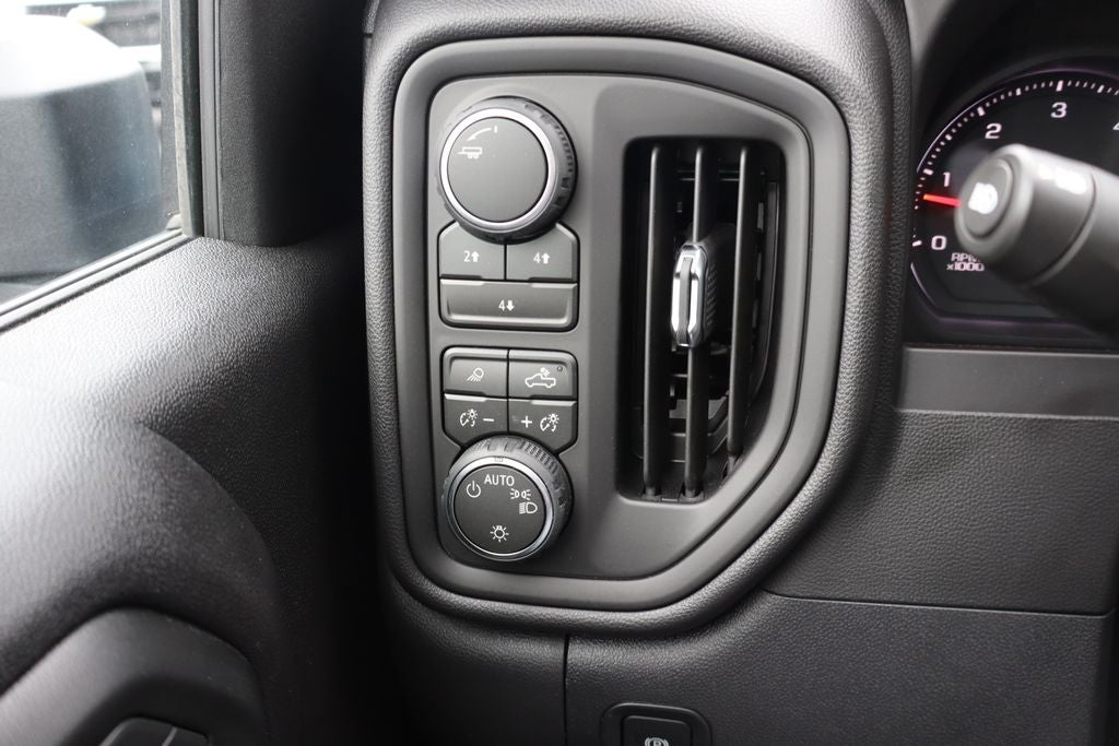 2026 Chevrolet Silverado 2500HD Custom