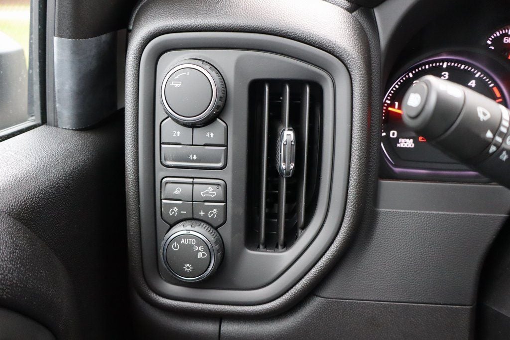 2026 Chevrolet Silverado 2500HD Custom