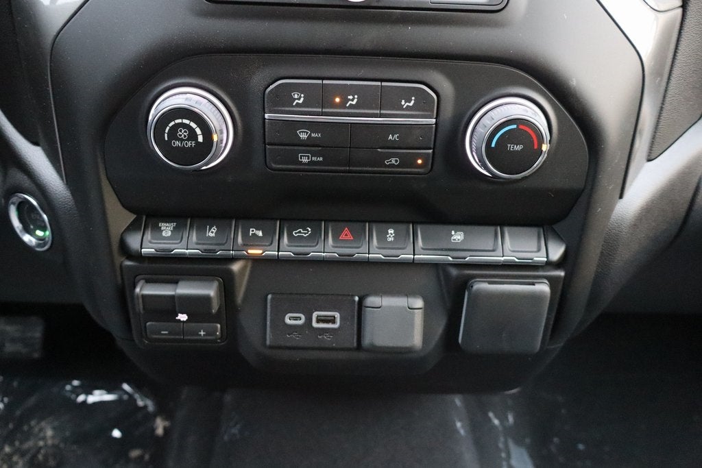 2026 Chevrolet Silverado 2500HD Custom