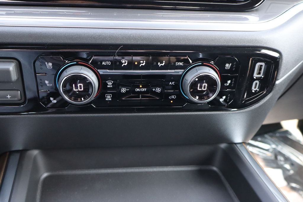 2026 Chevrolet Silverado 3500HD High Country