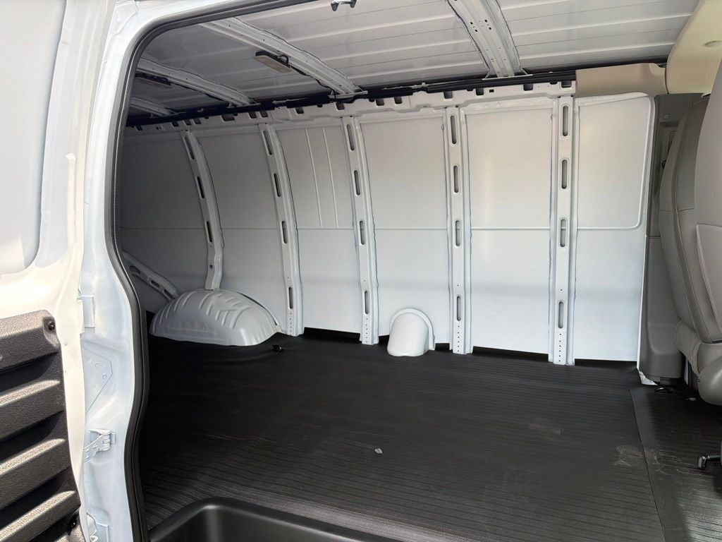 2026 Chevrolet Express 2500 Work Van Cargo