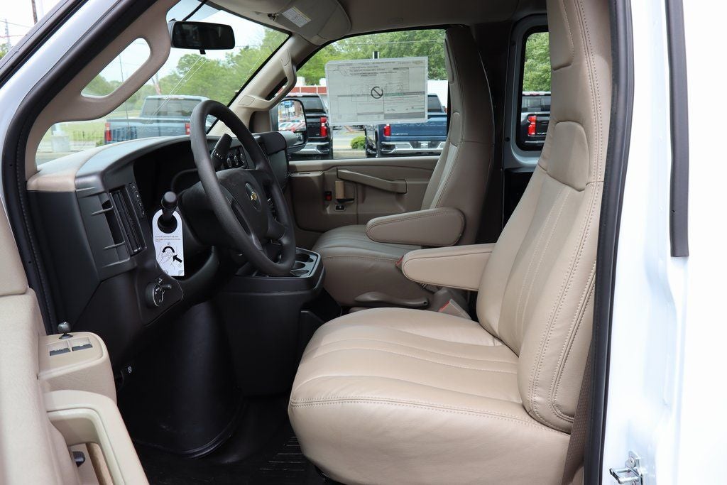 2025 Chevrolet Express 3500 Work Van Cargo