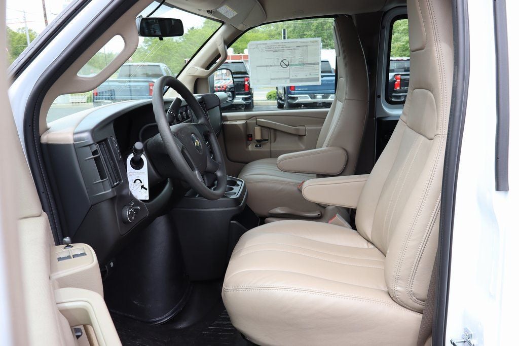 2025 Chevrolet Express 3500 Work Van Cargo