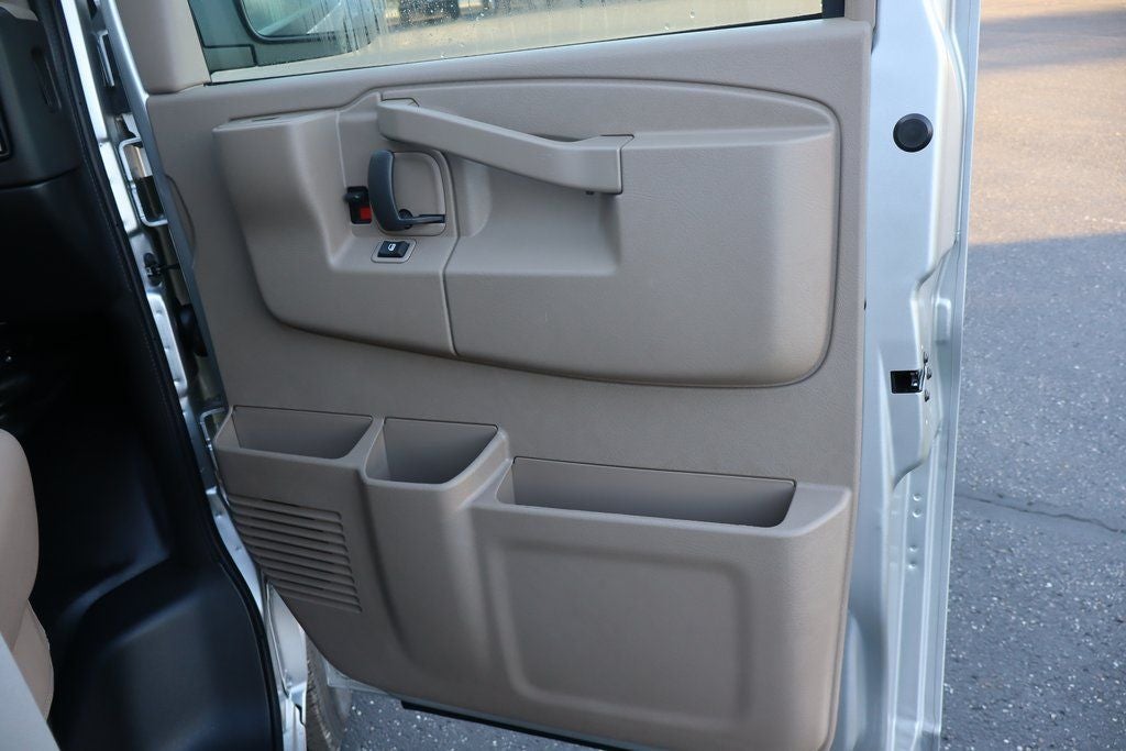 2025 Chevrolet Express 3500 Work Van Cargo