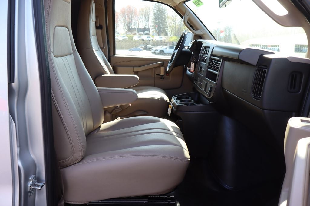 2025 Chevrolet Express 3500 Work Van Cargo