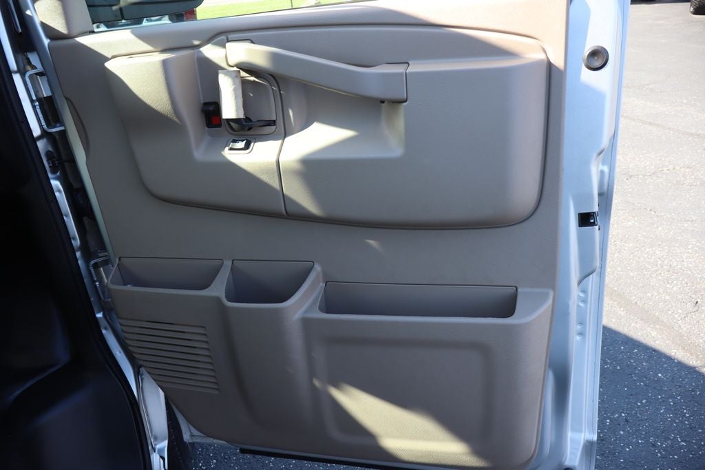 2025 Chevrolet Express 3500 Work Van Cargo
