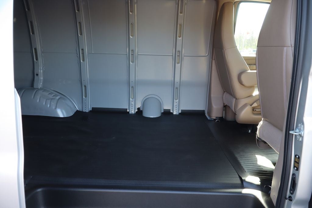 2025 Chevrolet Express 3500 Work Van Cargo