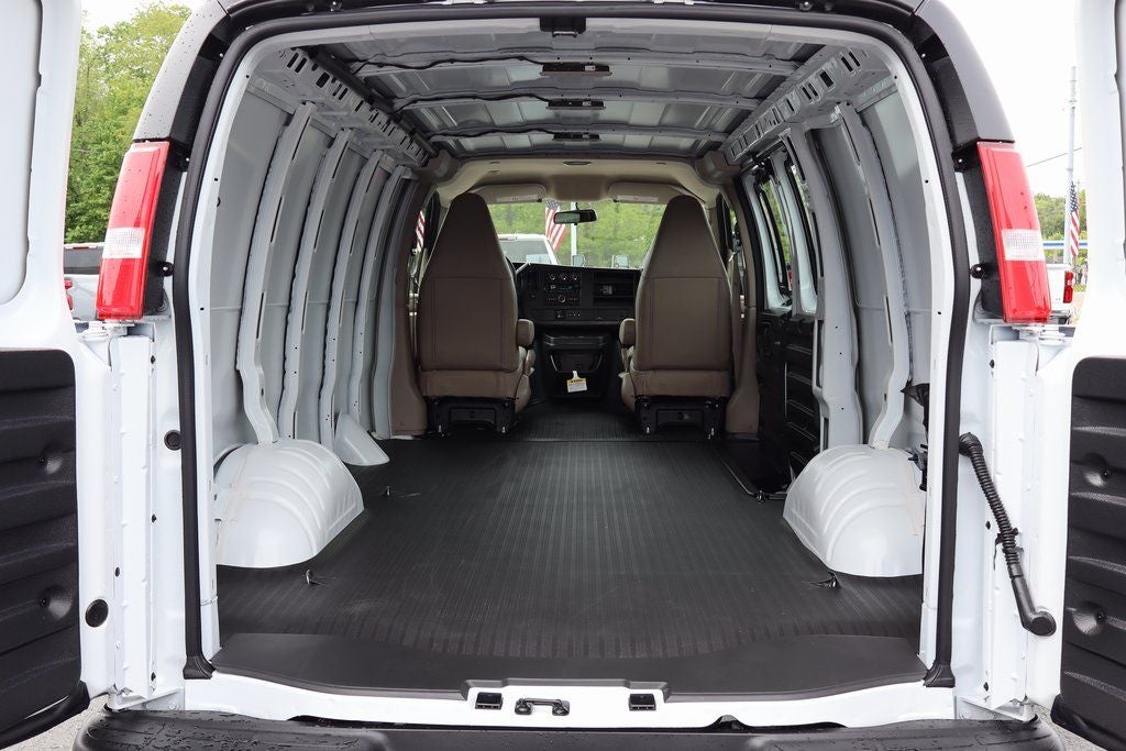 2025 Chevrolet Express 3500 Work Van Cargo