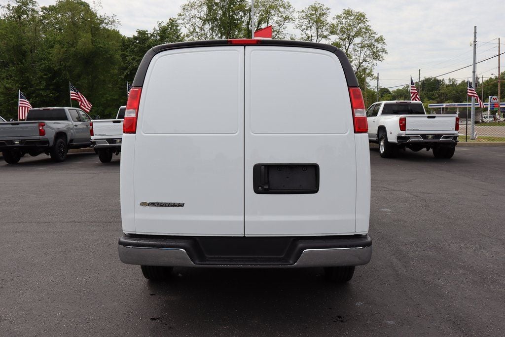 2025 Chevrolet Express 3500 Work Van Cargo