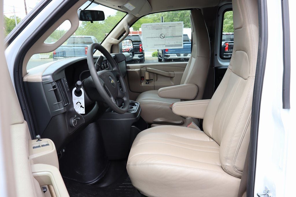 2025 Chevrolet Express 3500 Work Van Cargo