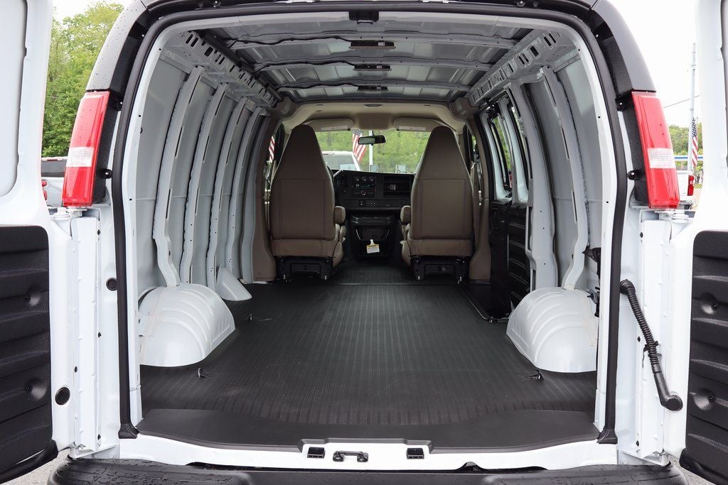2025 Chevrolet Express 3500 Work Van Cargo