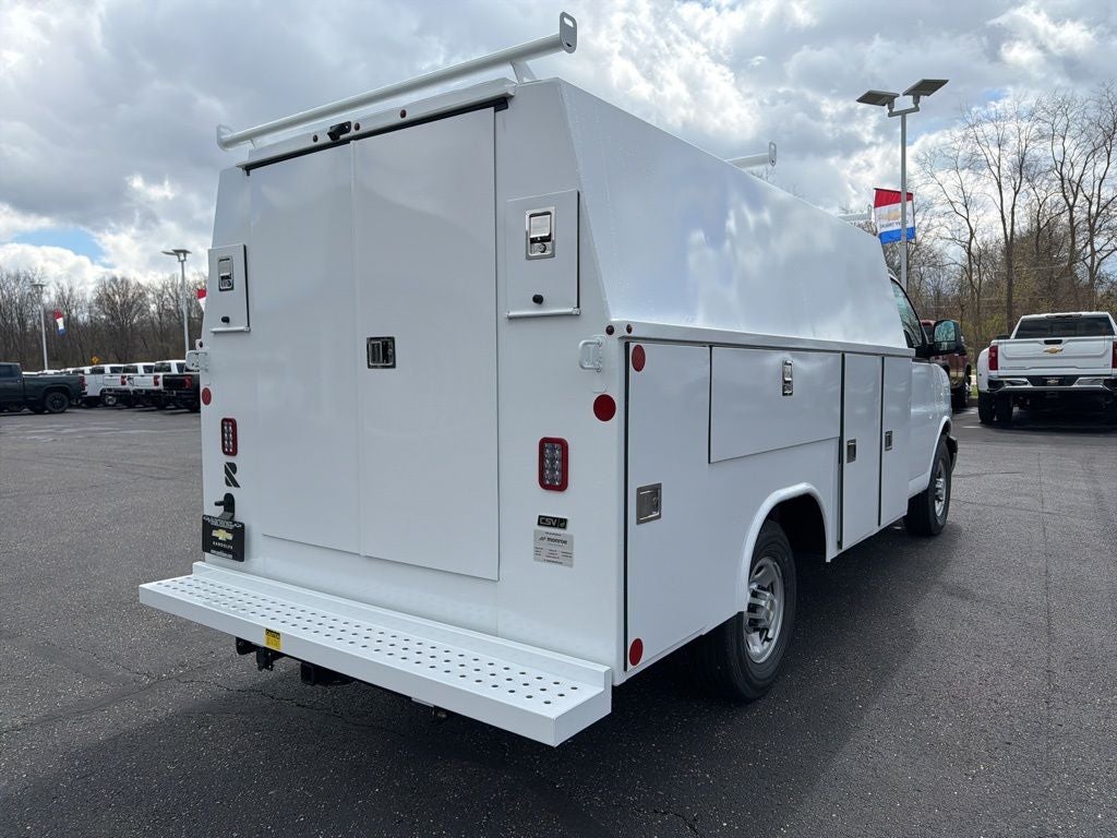 2026 Chevrolet Express 3500 Work Van 11' Reading Enclosed Service Body w/Latch-Matic