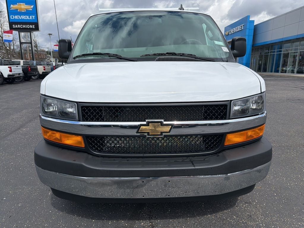 2026 Chevrolet Express 3500 Work Van 11' Reading Enclosed Service Body w/Latch-Matic