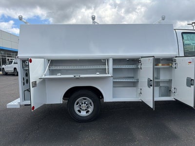 2026 Chevrolet Express 3500 Work Van 11' Reading Enclosed Service Body w/Latch-Matic