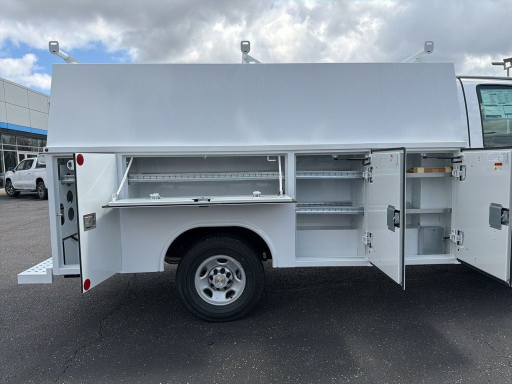 2026 Chevrolet Express 3500 Work Van 11' Reading Enclosed Service Body w/Latch-Matic