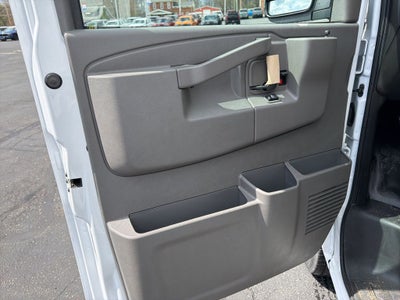 2026 Chevrolet Express 3500 Work Van 11' Reading Enclosed Service Body w/Latch-Matic