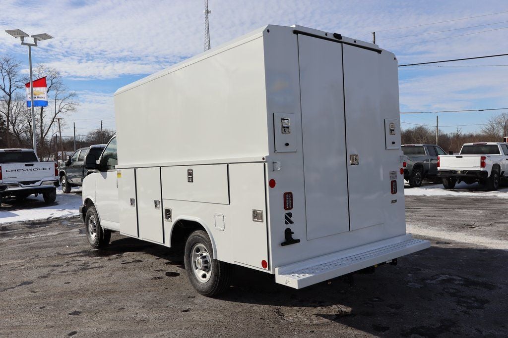 2026 Chevrolet Express 3500 Work Van w/ Reading Aluminum Roof Service Body Cutaway