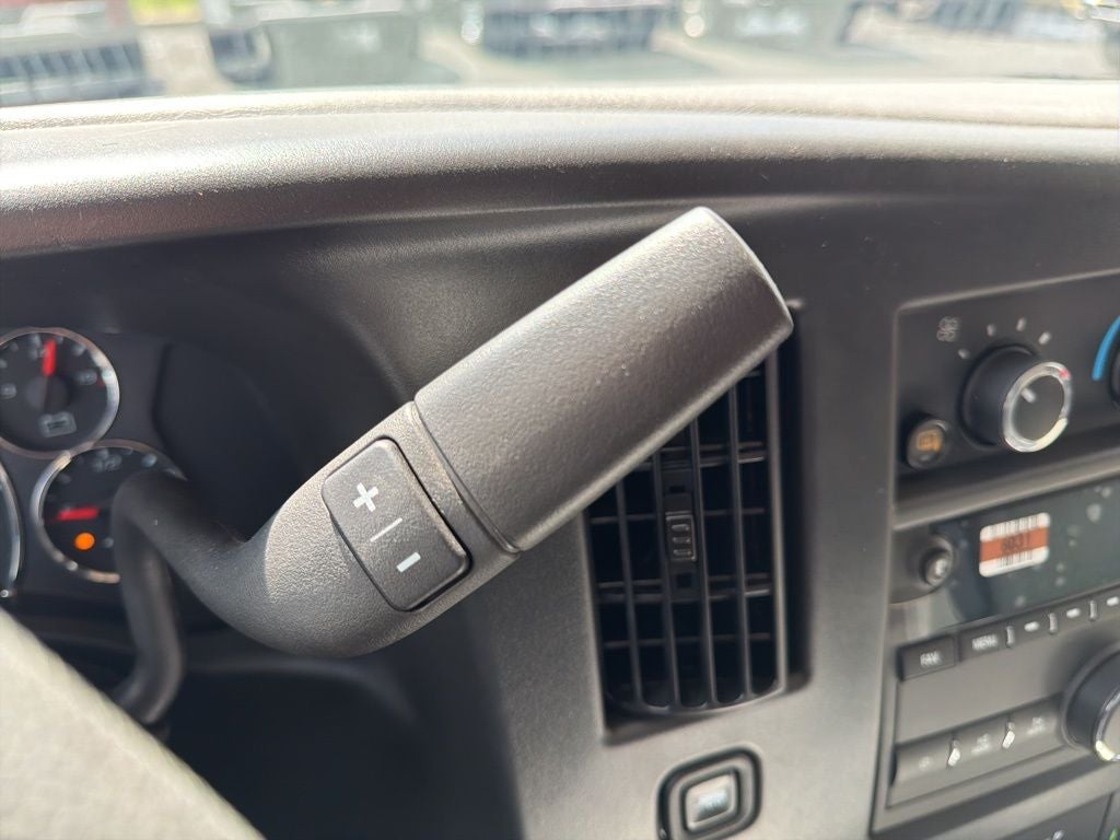 2026 Chevrolet Express 3500 Work Van 11' Reading Enclosed Service Body w/Latch-Matic