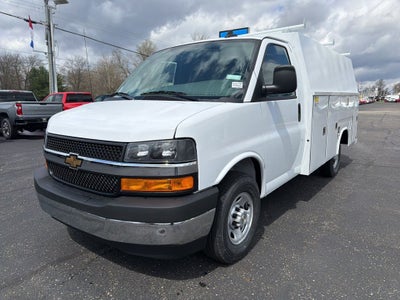 2026 Chevrolet Express 3500 Work Van 11' Reading Enclosed Service Body w/Latch-Matic