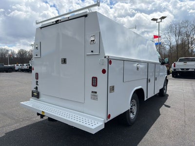 2026 Chevrolet Express 3500 Work Van 11' Reading Enclosed Service Body w/Latch-Matic