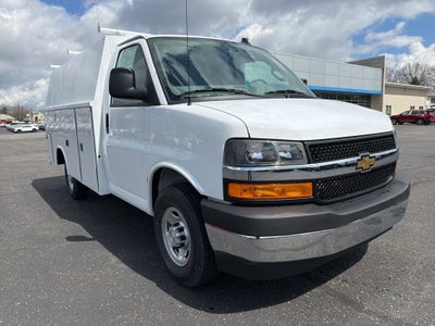 2026 Chevrolet Express 3500 Work Van 11' Reading Enclosed Service Body w/Latch-Matic