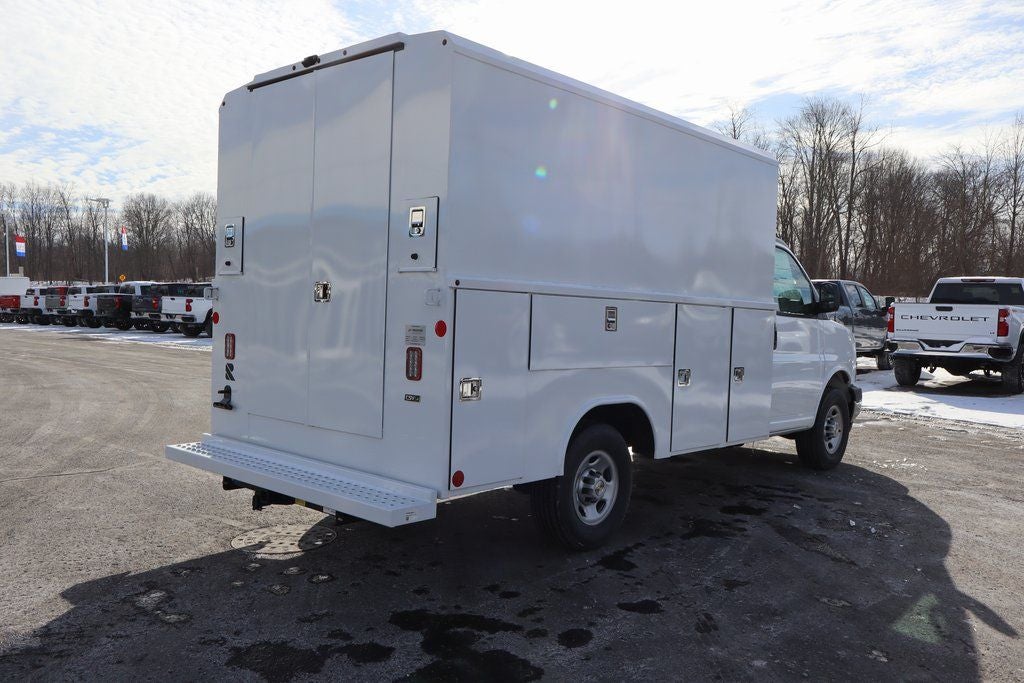 2026 Chevrolet Express 3500 Work Van w/ Reading Enclosed Service Body Cutaway