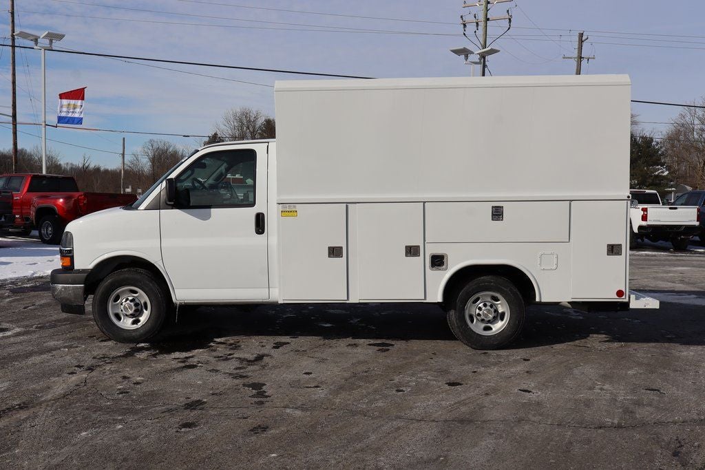2026 Chevrolet Express 3500 Work Van w/ Reading Enclosed Service Body Cutaway