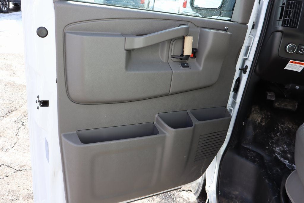 2026 Chevrolet Express 3500 Work Van w/ Reading Enclosed Service Body Cutaway