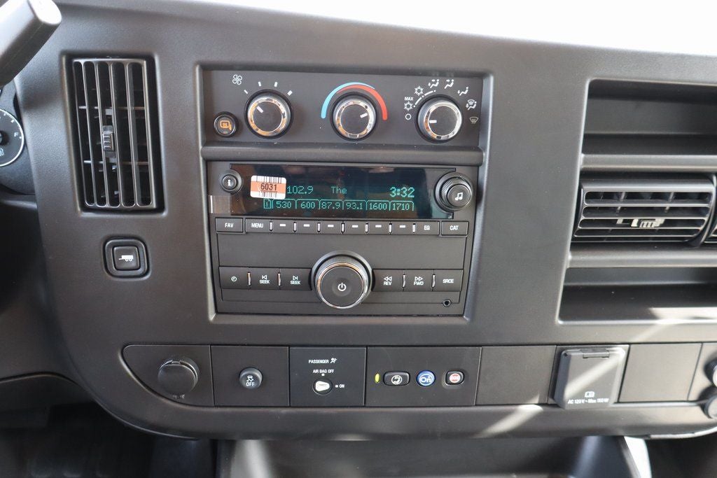 2026 Chevrolet Express 3500 Work Van w/ Reading Enclosed Service Body Cutaway