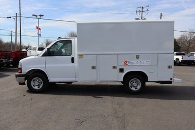 2026 Chevrolet Express 3500 Work Van w/ Reading Enclosed Service Body Cutaway