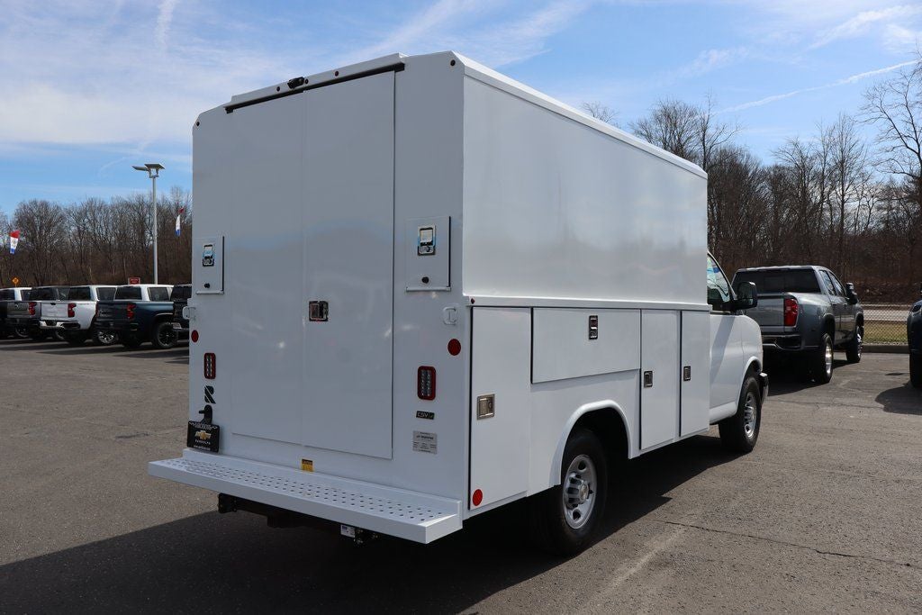 2026 Chevrolet Express 3500 Work Van w/ Reading Enclosed Service Body Cutaway