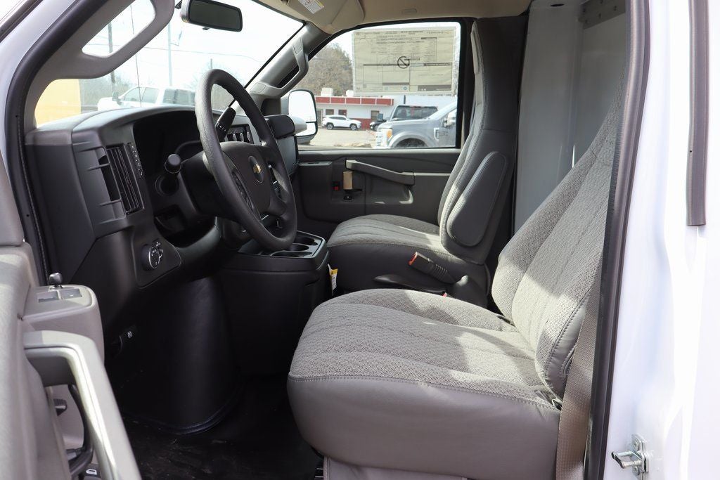 2026 Chevrolet Express 3500 Work Van w/ Reading Enclosed Service Body Cutaway