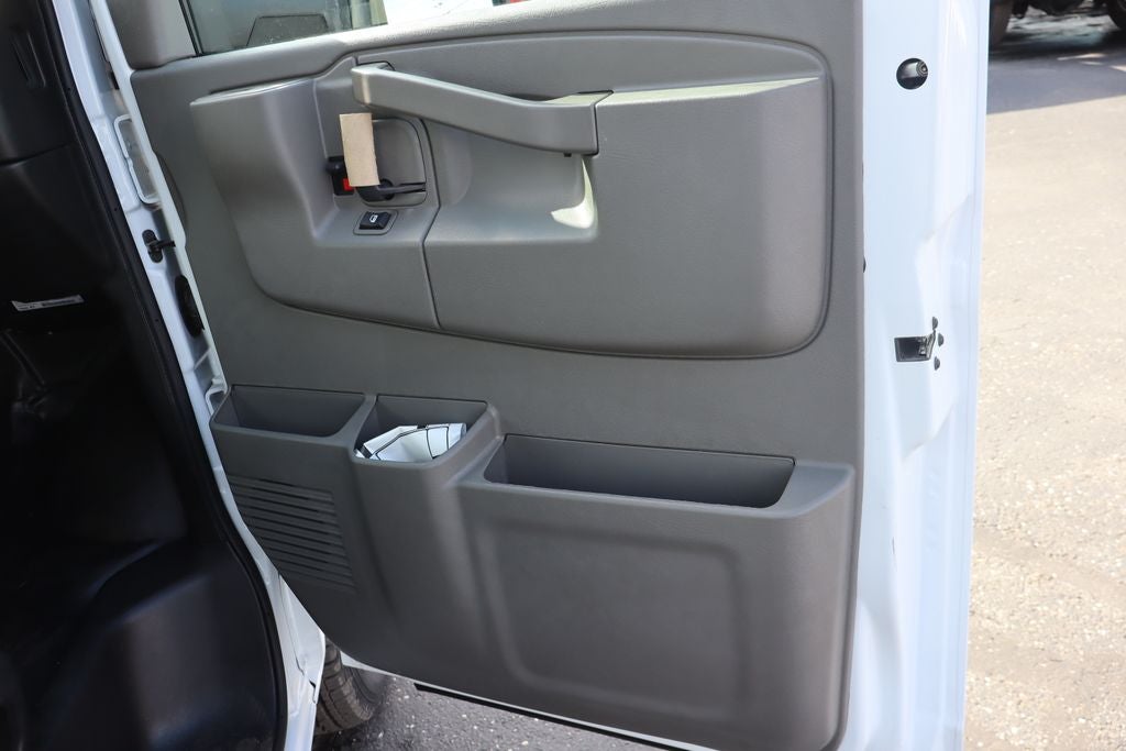 2026 Chevrolet Express 3500 Work Van w/ 16' Rockport FedEx-spec Box Van Cutaway