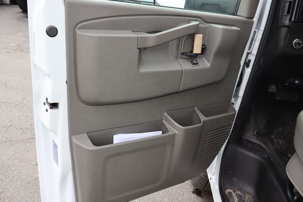 2026 Chevrolet Express 3500 Work Van w/ 16' Rockport FedEx-spec Box Van Cutaway