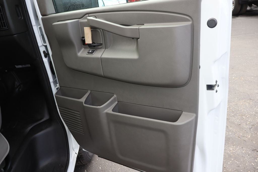 2026 Chevrolet Express 3500 Work Van w/ 16' Rockport FedEx-spec Box Van Cutaway