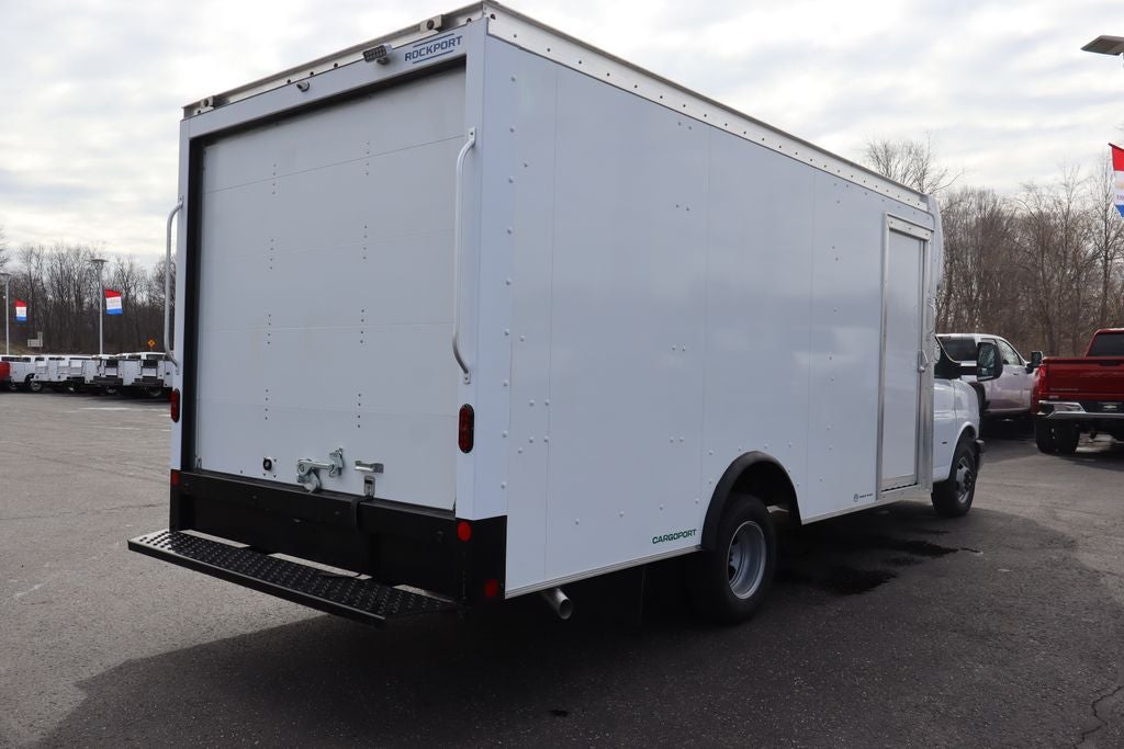2026 Chevrolet Express 3500 Work Van w/ 16' Rockport FedEx-spec Box Van Cutaway